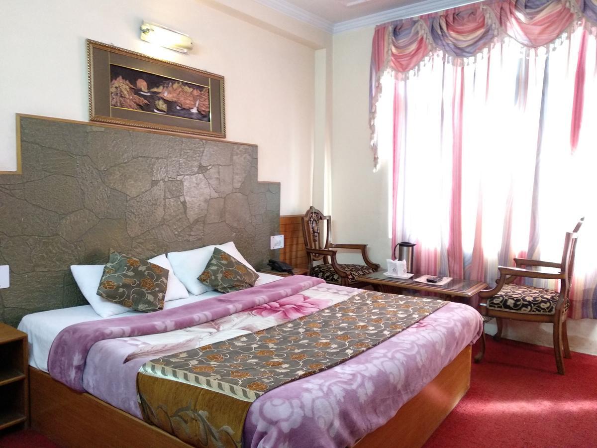 Chichoga Holiday Inn Manāli Extérieur photo